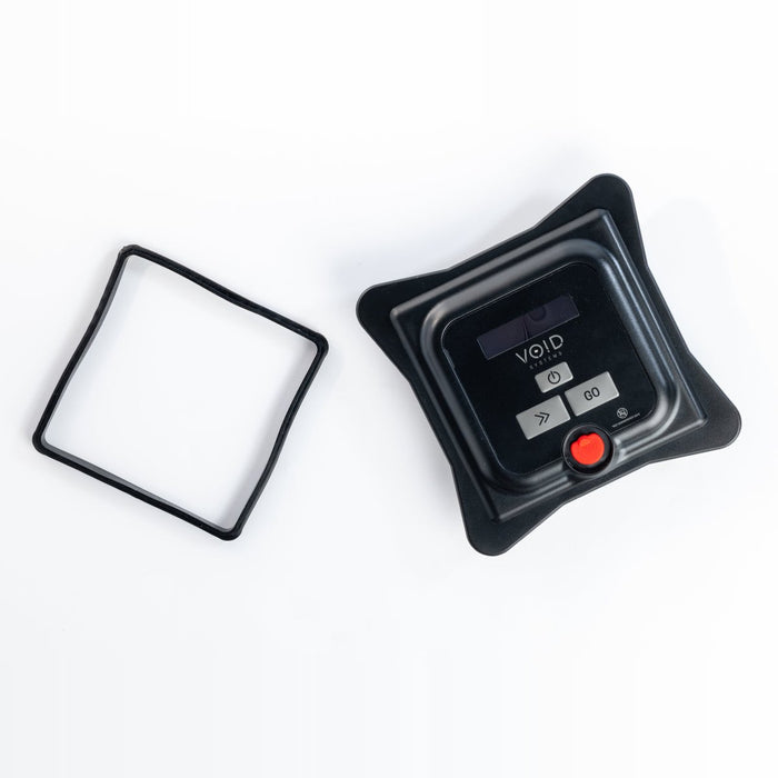 The VOID vacuum lid next to its square silicone sealing gasket